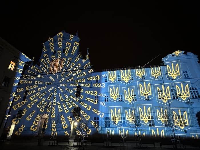 Ukraina Figthernes kirke i Lviv 2023 02 19 projeksjoner av lyskunstner Gerry Hofstetter IMG 31632 kopi | eTurboNews | eTN
