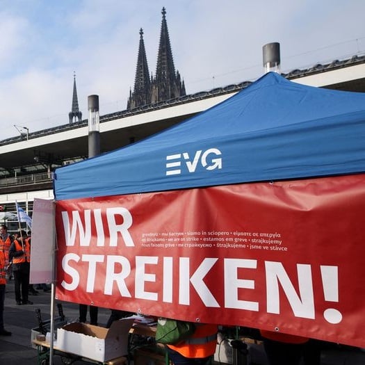 Šalyje vykstantys streikai paralyžiuoja pagrindinius Vokietijos oro uostus ir geležinkelius