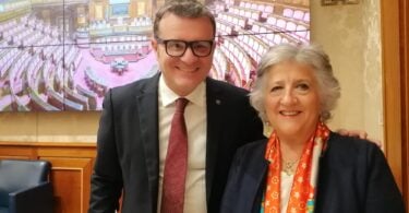 Министър Centinaio и професор Магда Антонионли от университета Bocconi Milano Изображение © Mario Masciullo 1 | eTurboNews | eTN