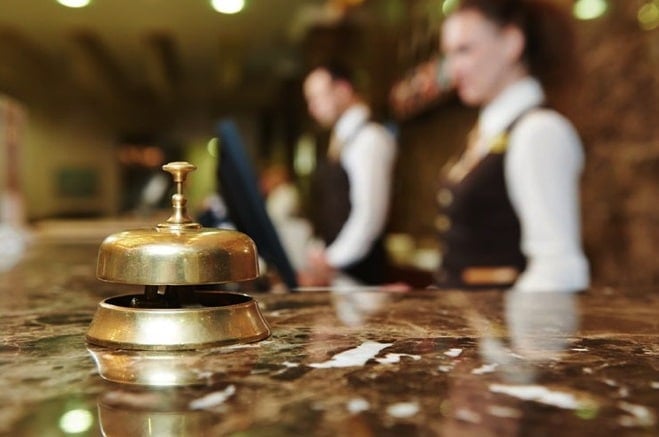 Hotell, palgalised hotellitöötajad kellele parem? eTurboNews | eTN