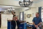 1 MALTA L a R El rabí Reuben Ohayon fa bufar el shofar a la sinagoga de La Valletta imatge cortesia de l'Autoritat de Turisme de Malta | eTurboNews | eTN