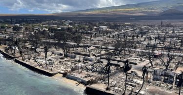 Lahaina ဥပဒေပြုလွှတ်တော်များ- အနောက် Maui ခရီးသွားလုပ်ငန်း 'အရမ်းများလွန်း၊ မြန်လွန်းသည်' ကို ပြန်ဖွင့်သည်