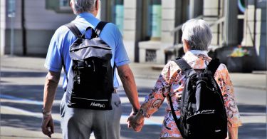 senior traveler - image courtesy of pasja1000 via pixabay