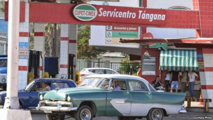 Se promener à La Havane&nbsp;: les prix des carburants à Cuba ont augmenté de 528&nbsp;% en février