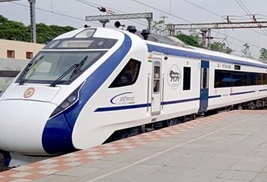 Indie začíná stavět své vlastní vysokorychlostní kulové vlaky