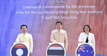 Thailand’s Deputy Prime Minister and Minister of Foreign Affairs Mr. Panpree Bahiddha-Nukara (centre) at the 21 April commemoration ceremony with his Laotian counterpart, Mr. Saleumxay Kommasith and Ms. Robyn Mudie, First Assistant Secretary, Southeast Asia Regional and Mainland Division, Department of Foreign Affairs and Trade of the Commonwealth of Australia. All images of the event in this dispatch are courtesy of Ministry of Foreign Affairs, Thailand