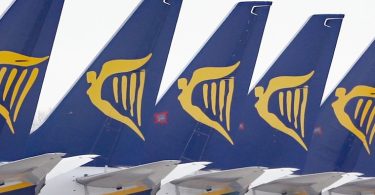 O'Leary: Ryanair auttaa mielellään laittomien karkottamisessa Euroopasta