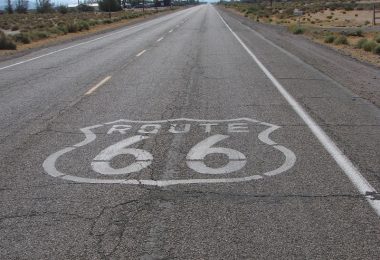 Маршрут 66 – изображение предоставлено Ларсом Шлагетером с сайта Pixabay