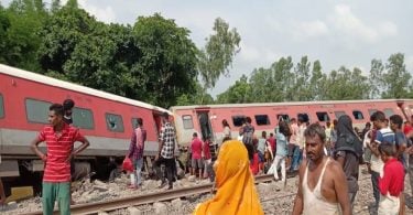 4 Dead, Scores Wounded in India Passenger Train Crash