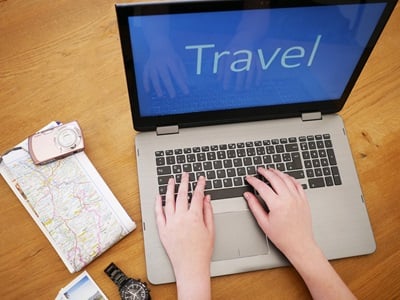 travel online = image courtesy of Edeltravel_ from Pixabay