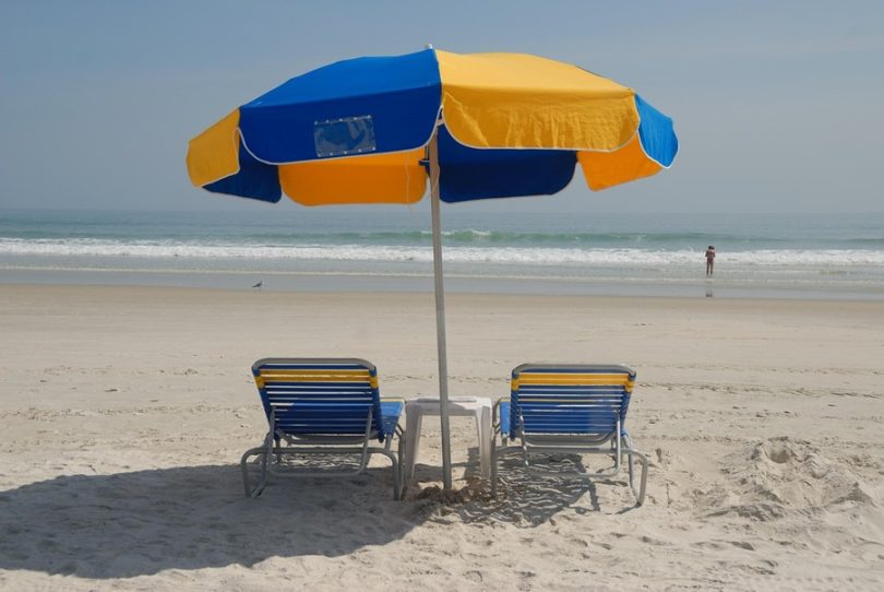 beach - image courtesy of Paul Brennan from Pixabay