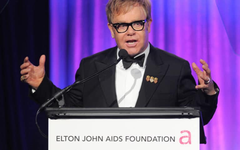 Bedrohung fir "Traditionell Wäerter": Elton John AIDS Foundation a Russland verbannt