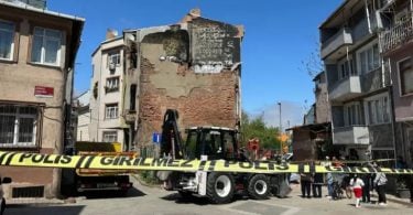 Alagbara 6.2-Magnitude mì apata Istanbul