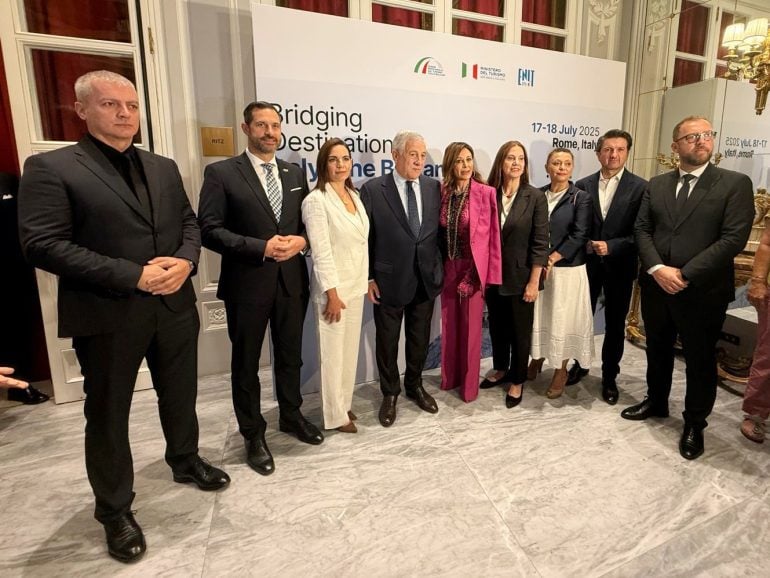 Le tourisme en Italie comprend désormais les Balkans de Croatie, Albanie, à la Grèce