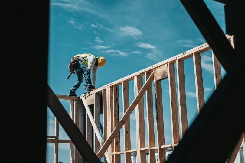 https://unsplash.com/photos/man-in-yellow-shirt-and-blue-denim-jeans-jumping-on-brown-wooden-railings-under-blue-and-X1P1_EDNnok&nbsp;