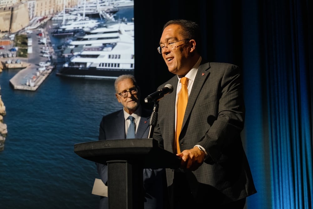 Carlo Micallef promlouvá k hostům | eTurboNews | eTN