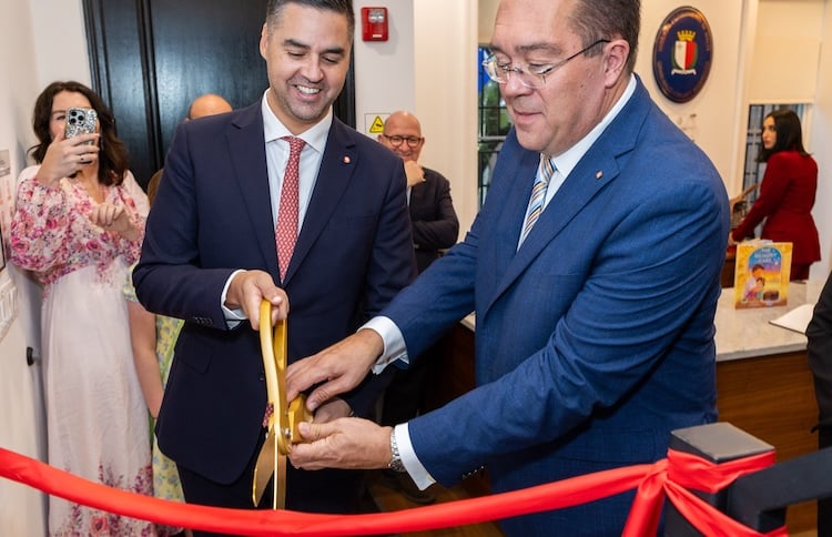 La Autoridad de Turismo de Malta inaugura la oficina oficial de América del Norte en la ciudad de Nueva York 2 Tendencias de viajes, turismo y estilo de vida Excmo Ian Borg y el CEO de MTA, Carlo Micallef, cortan la cinta para la nueva oficina de MTA | Eturbonews | ETN