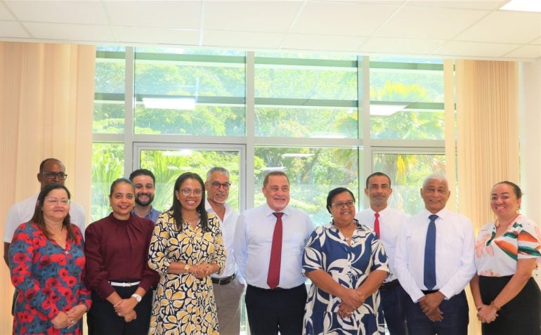 Le Ministre Radigonde rencontre les nouveaux membres du conseil d’administration de l’Académie du tourisme des Seychelles